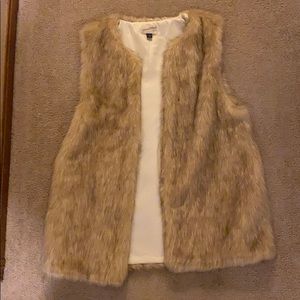 Universal Thread Faux Fur vest